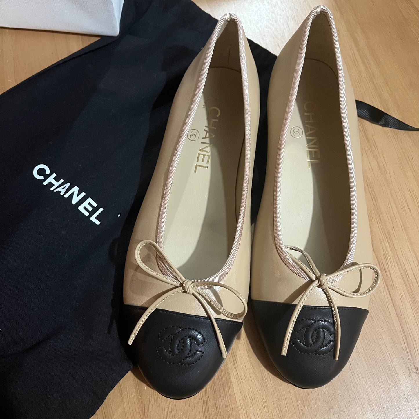 Chanel Ballet Nude/Black Captoe 38