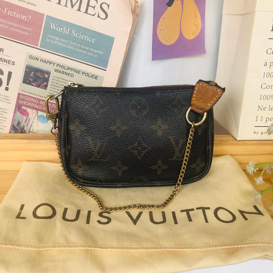 Lou!s Vuitton Pochette