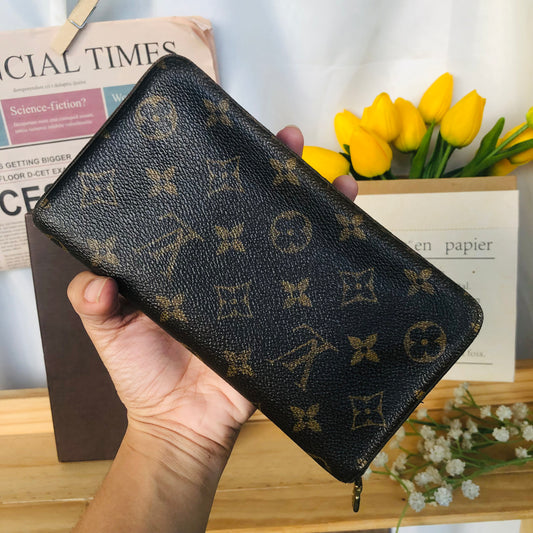 Lou!s Vuitton Wallet